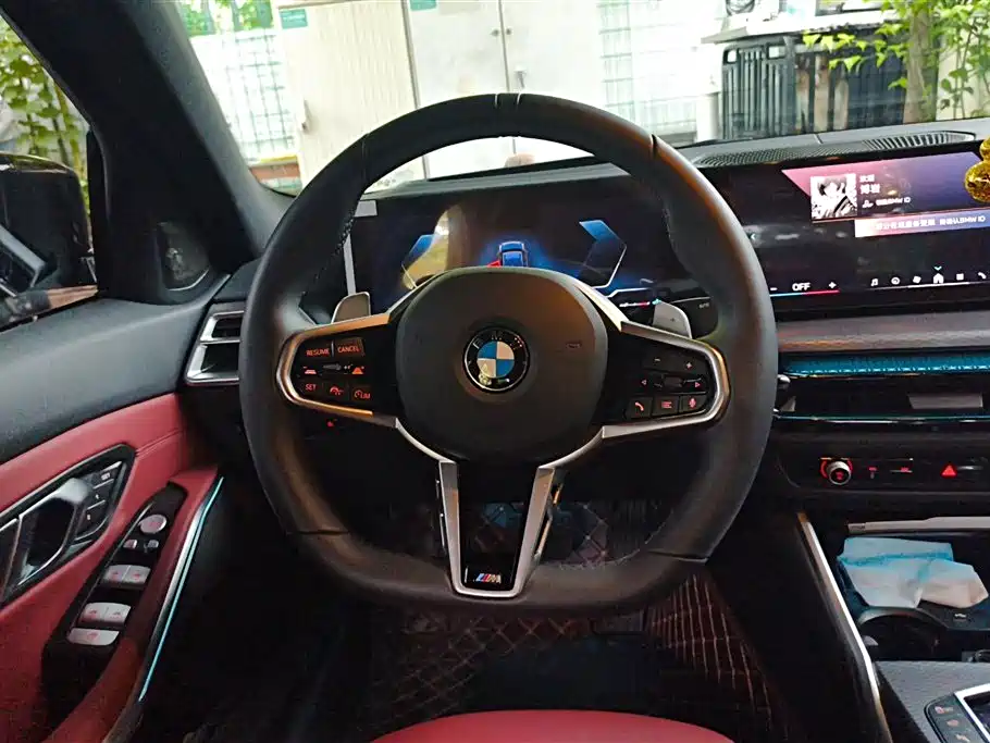 BMW 3 Series 2025 330i M Sport Night Edition фото 15