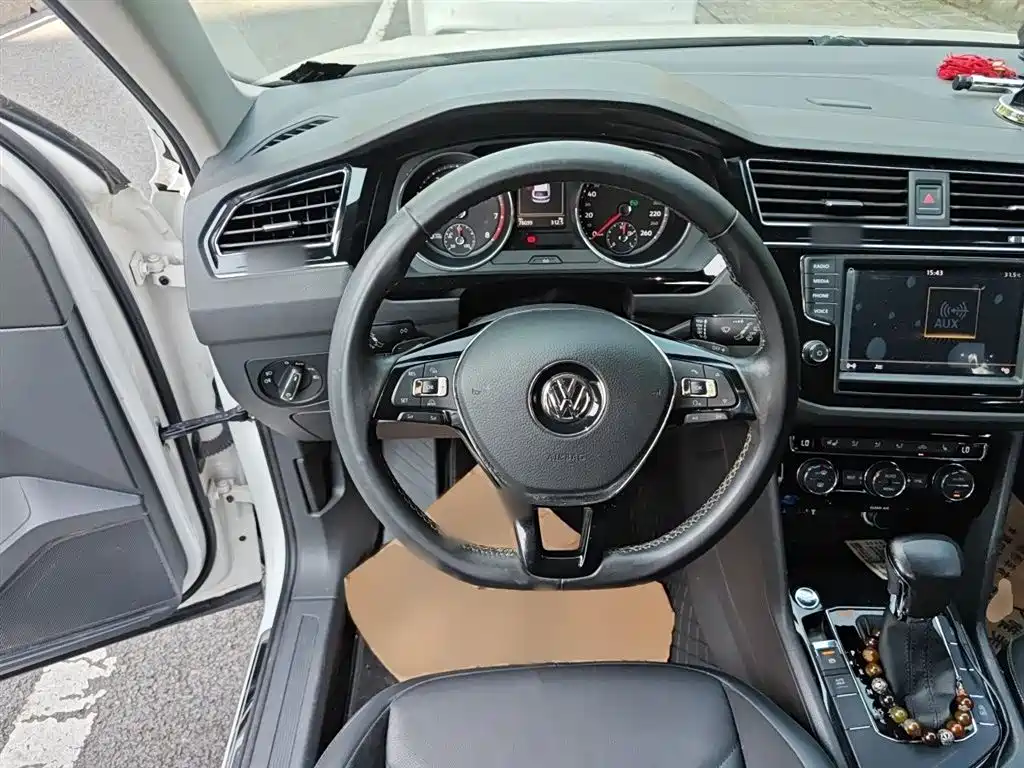 Volkswagen Tiguan L 2017 330TSI Automatic 2WD Luxury Edition фото 3