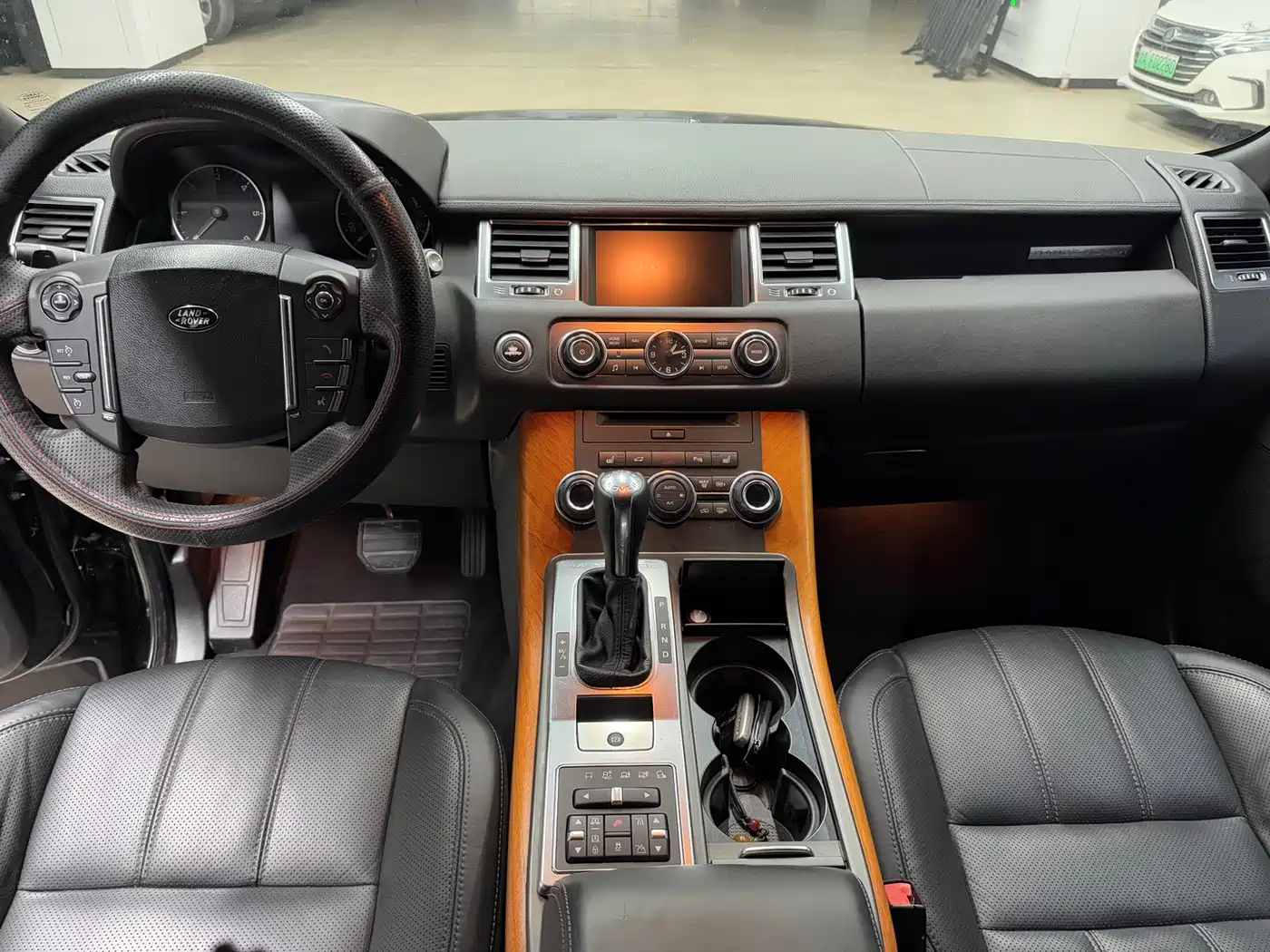 Land Rover Range Rover Sport 2012 3.0 TDV6 HSE Diesel Version фото 5