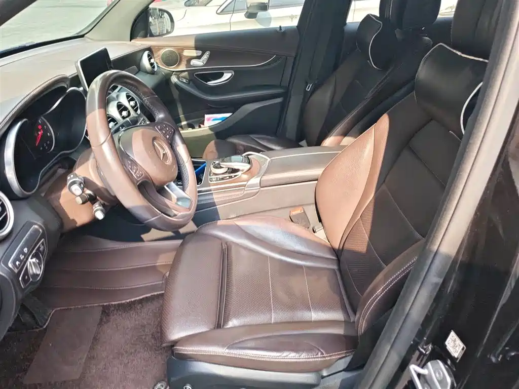 Mercedes-Benz GLC 2018 Facelift GLC 300 4MATIC Dynamic фото 8