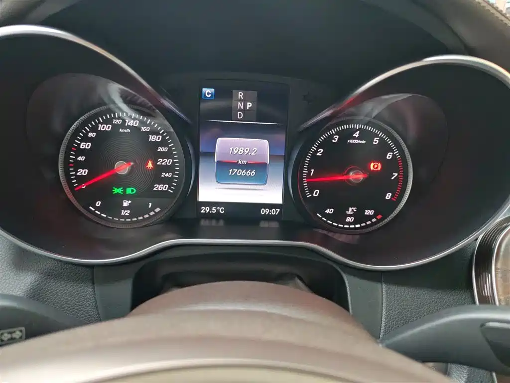 Mercedes-Benz GLC 2018 Facelift GLC 300 4MATIC Dynamic фото 5