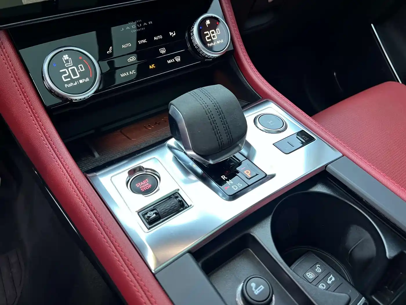 Jaguar F-PACE 2023 2024 P250 R-Dynamic SE