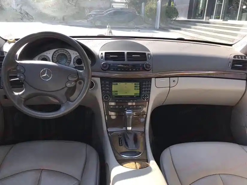 Фото 7 - Mercedes-Benz E-Class