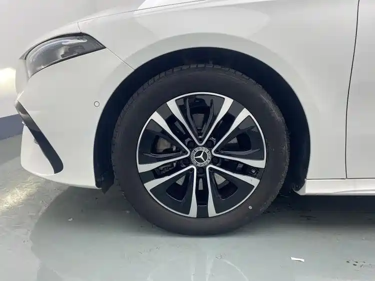 Mercedes-Benz A-Class 2023 A 200 L Dynamic фото 5