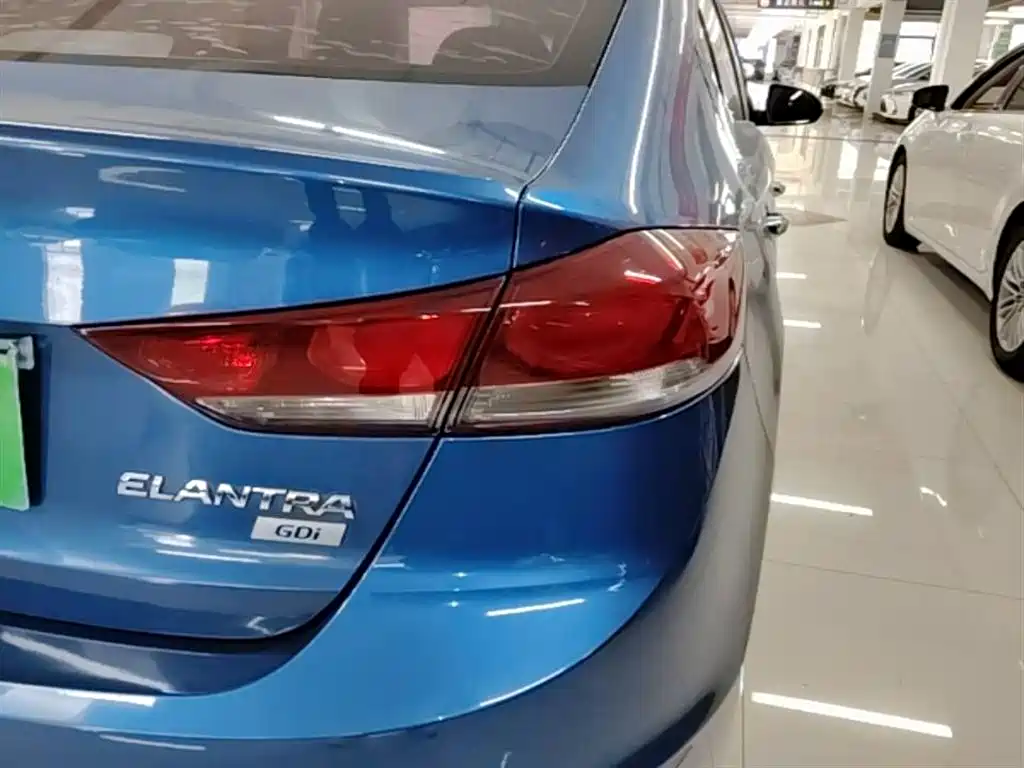 Hyundai Elantra 2016 Model 1.6L Automatic Smart Elite фото 8
