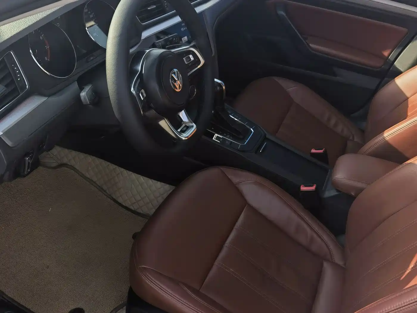 Volkswagen Lamando 2017 230TSI DSG Trend Edition фото 4