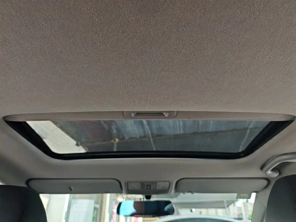 Hyundai Reina 2014 Model 1.4L Automatic GLX фото 18