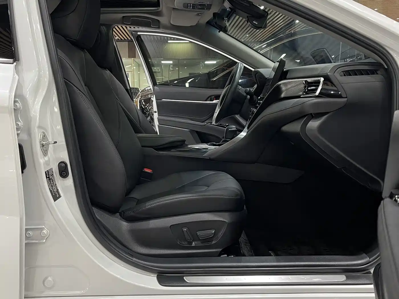 Toyota Camry 2021 2.0G Luxury Edition фото 4
