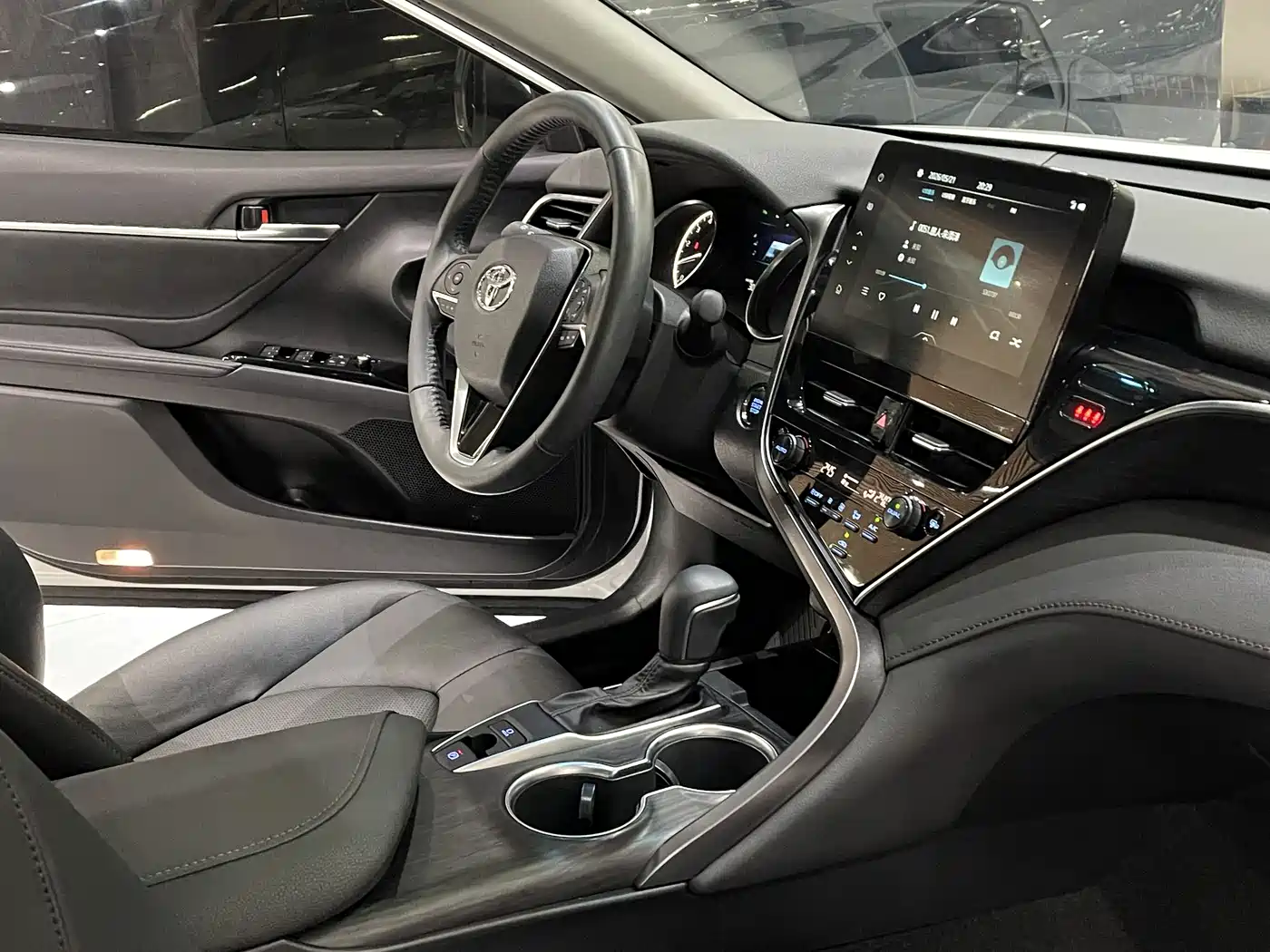 Toyota Camry 2021 2.0G Luxury Edition фото 9
