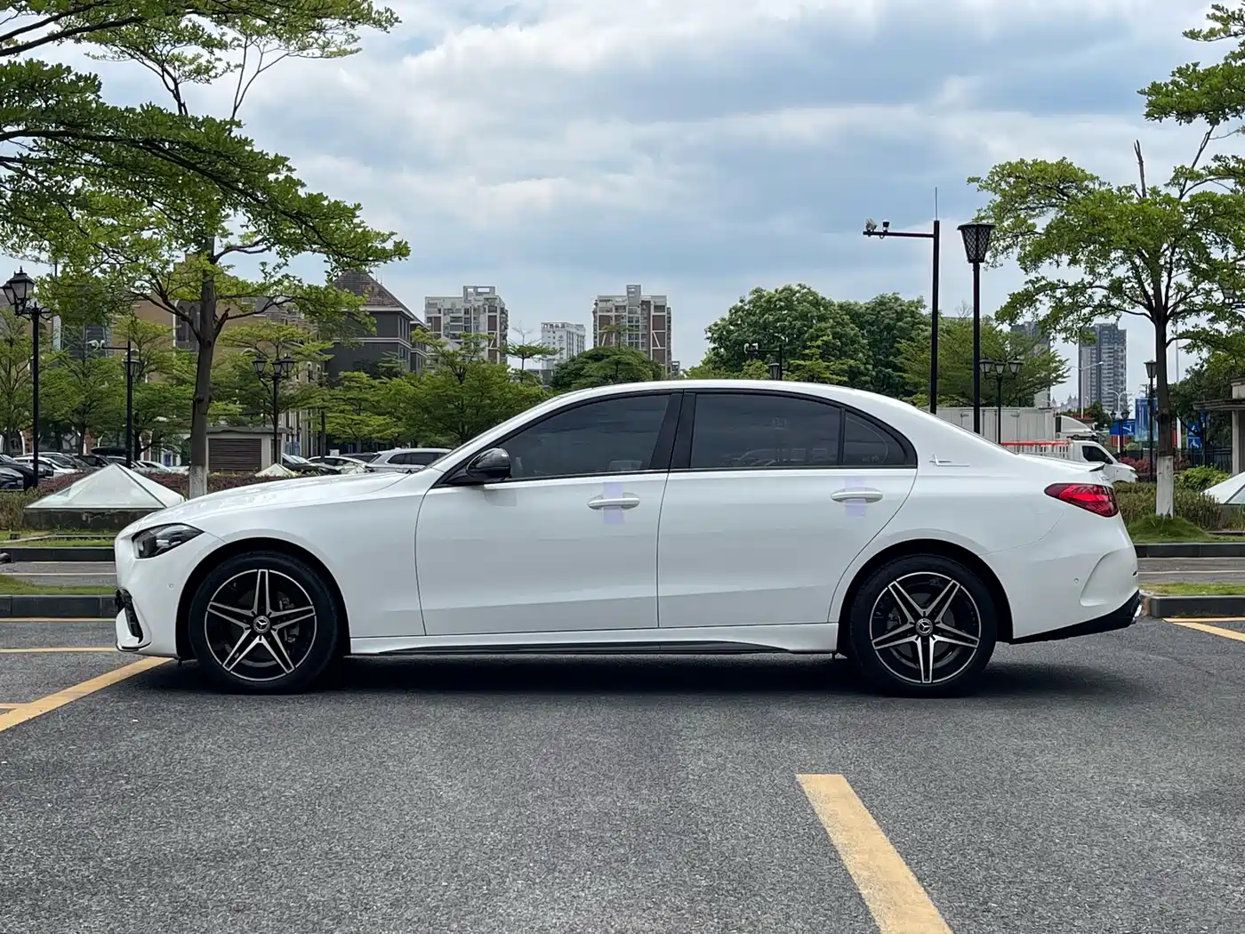 Mercedes-Benz C-Class 2024 C 260 L Night Edition Sport фото 7