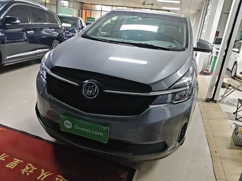 Фото 2 - Buick GL8