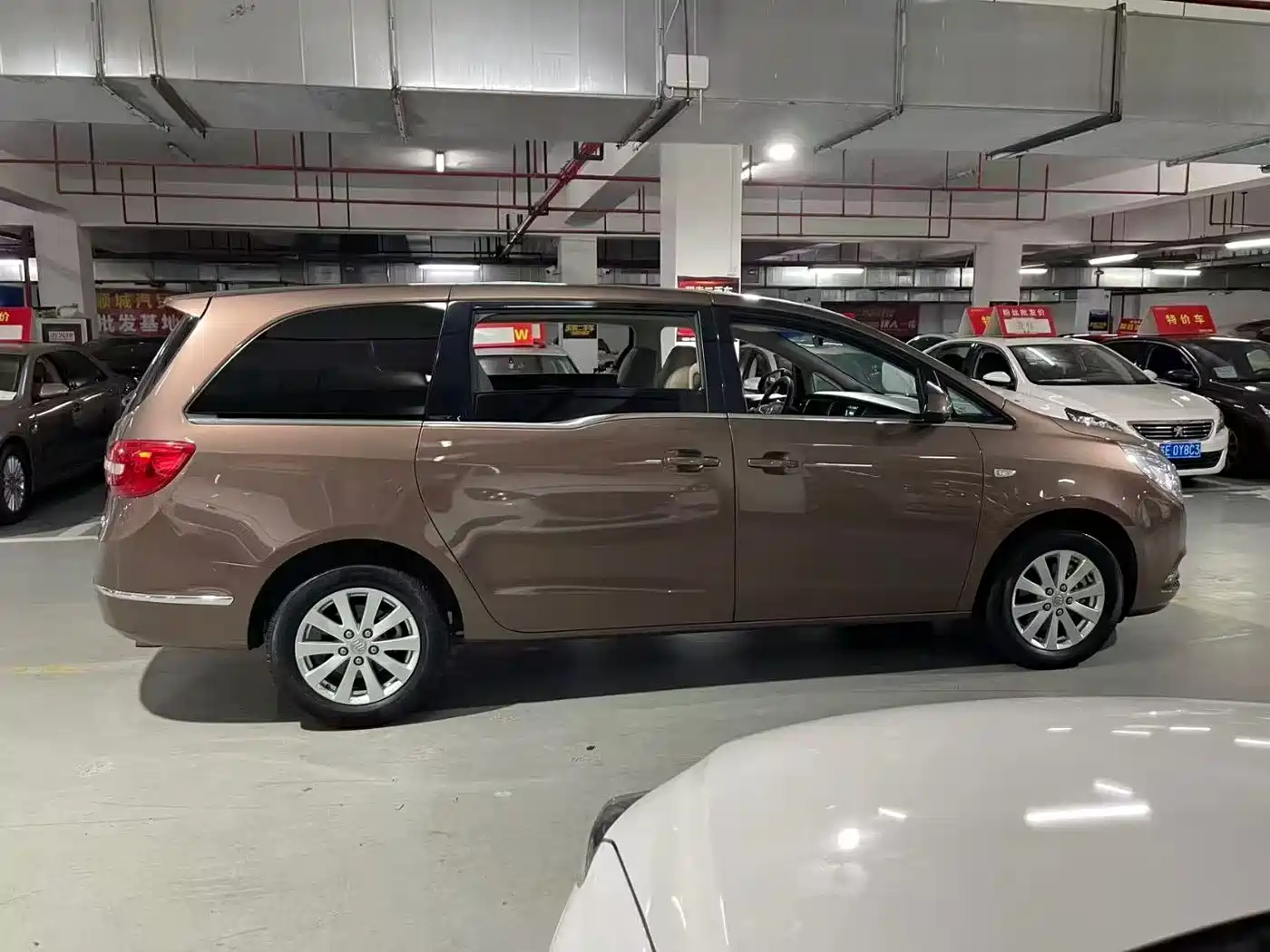 Buick GL8 2018 28T Comfort China VI фото 2