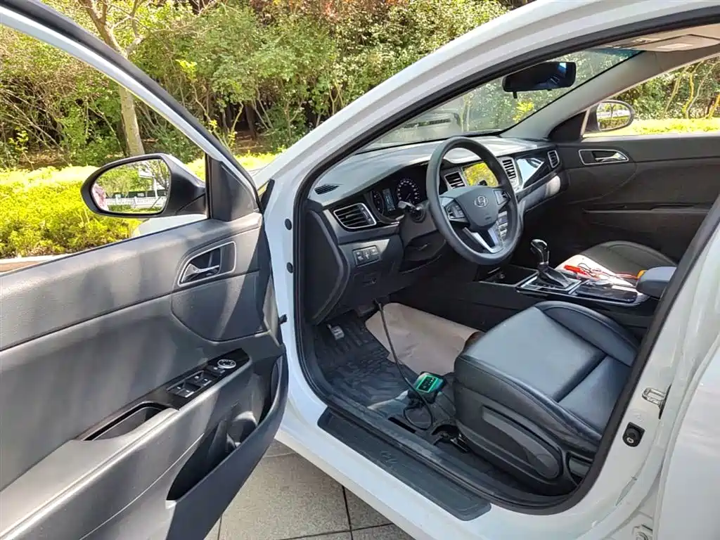 Hyundai Mistra 2014 1.8L Auto Smart GLS фото 16