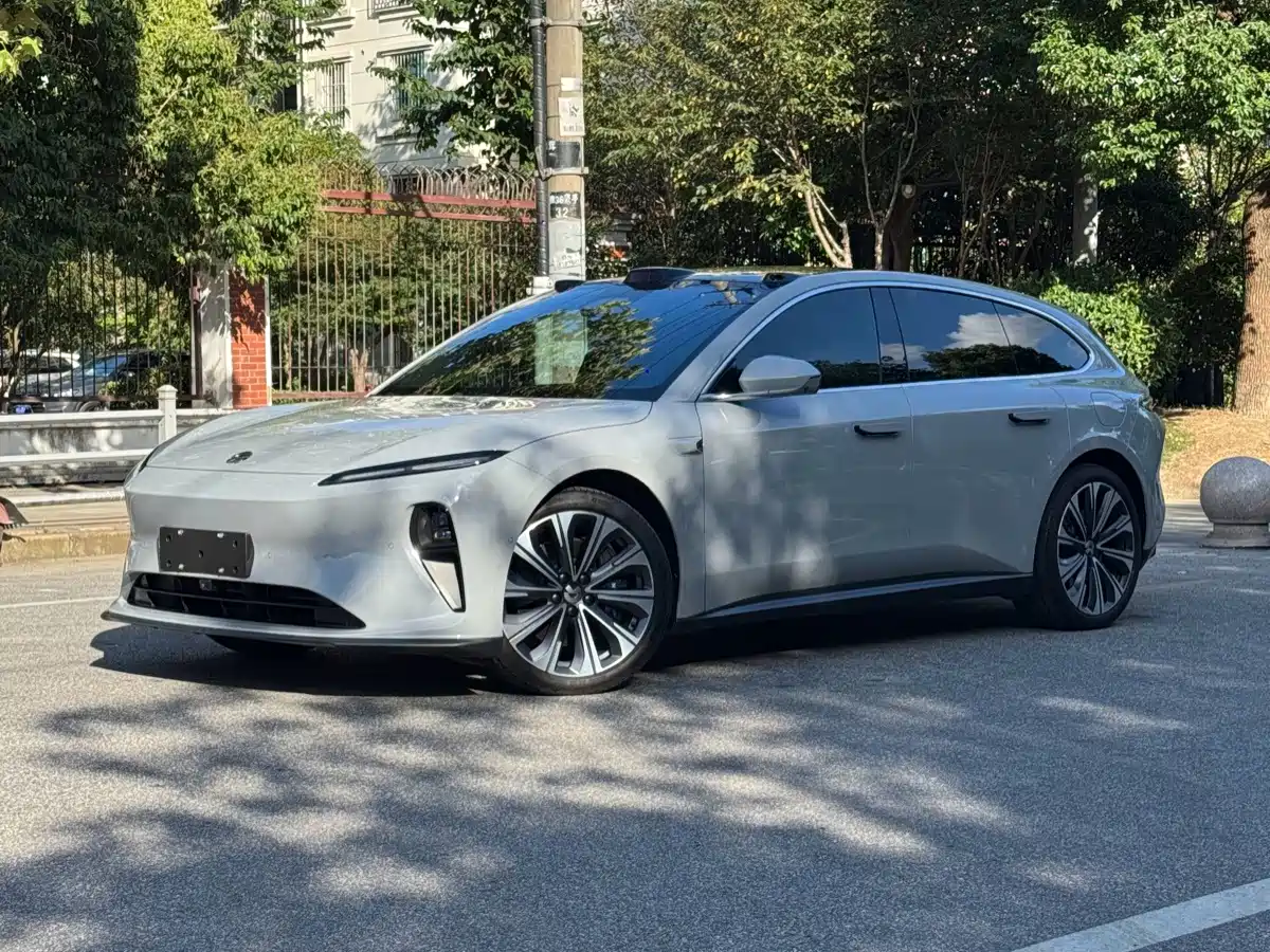 Nio ET5T