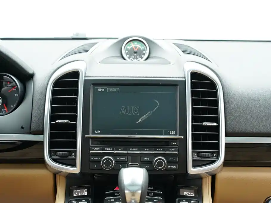 Porsche Cayenne 2014 Cayenne Platinum Edition 3.0T фото 20