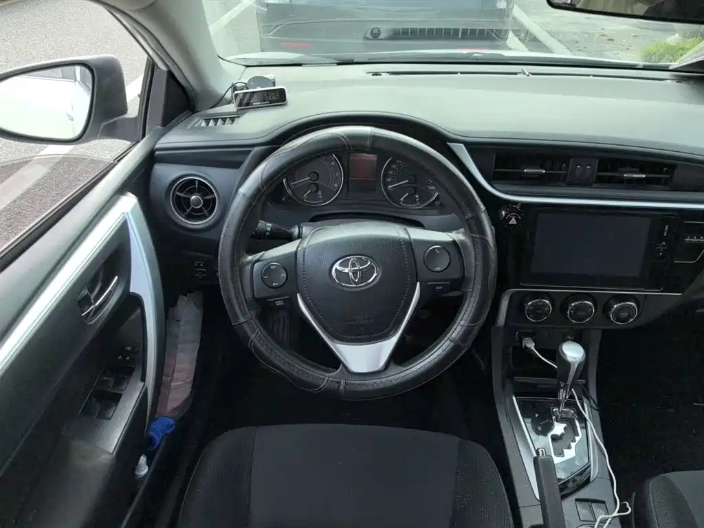 Toyota Corolla 2017 Facelift 1.2T S-CVT GL-i фото 7