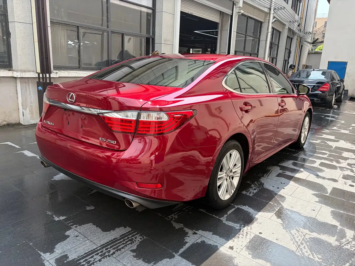 Фото 6 - Lexus ES