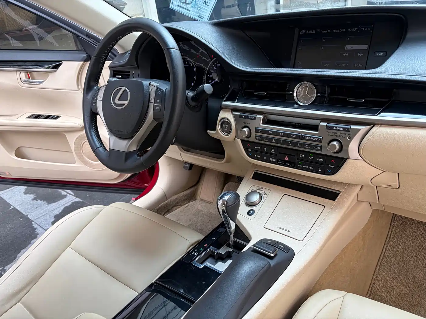Фото 21 - Lexus ES