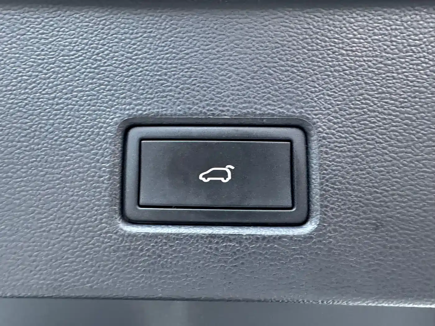 VOLKSWAGEN T ROC EXPLORING SONGS