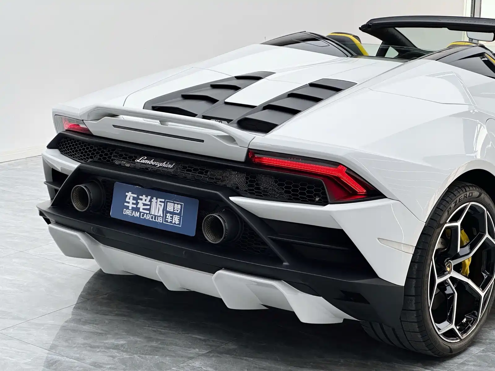 Фото 37 - Lamborghini Huracán