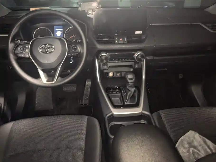 Toyota RAV4 Rongfang 2024 2.0L CVT FWD Urban Edition фото 12