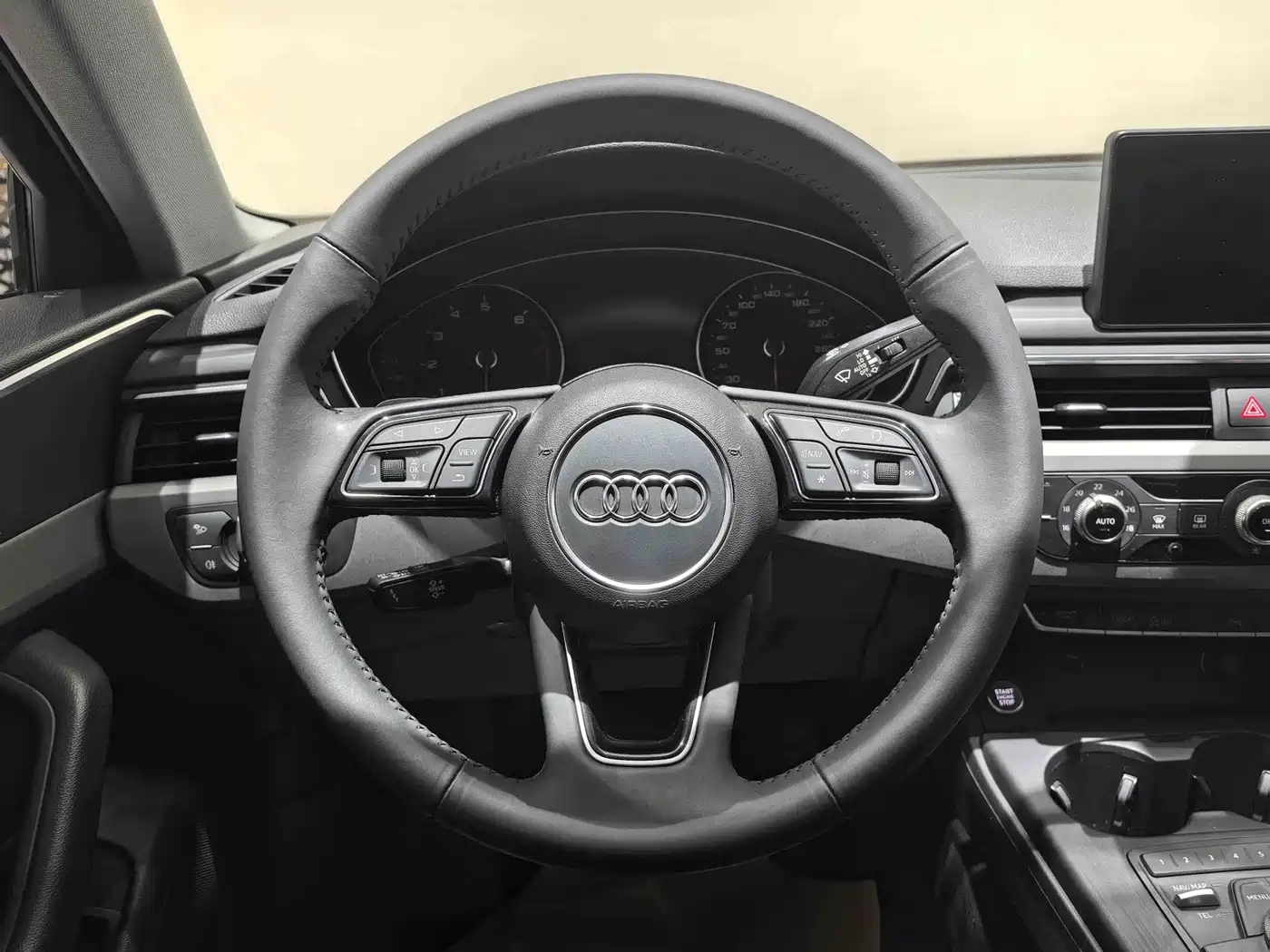 Audi A4L 2018 30th Anniversary 40 TFSI Progressive фото 4