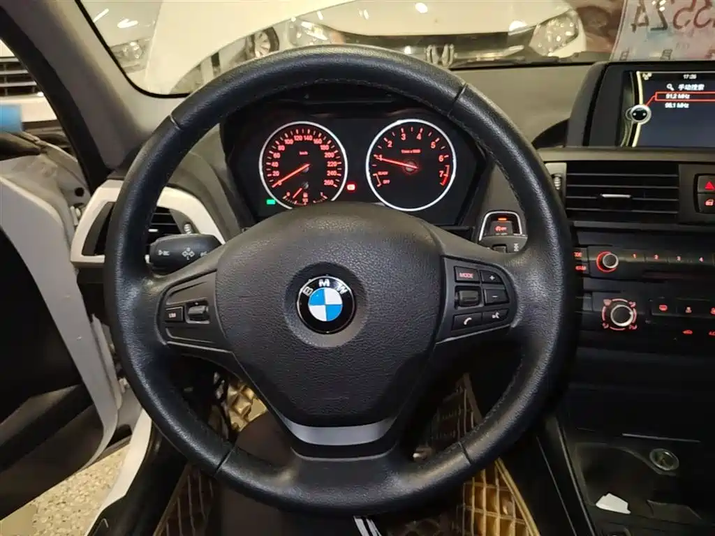BMW 1 Series (Import) 2013 Facelift 116i Leading Model фото 17