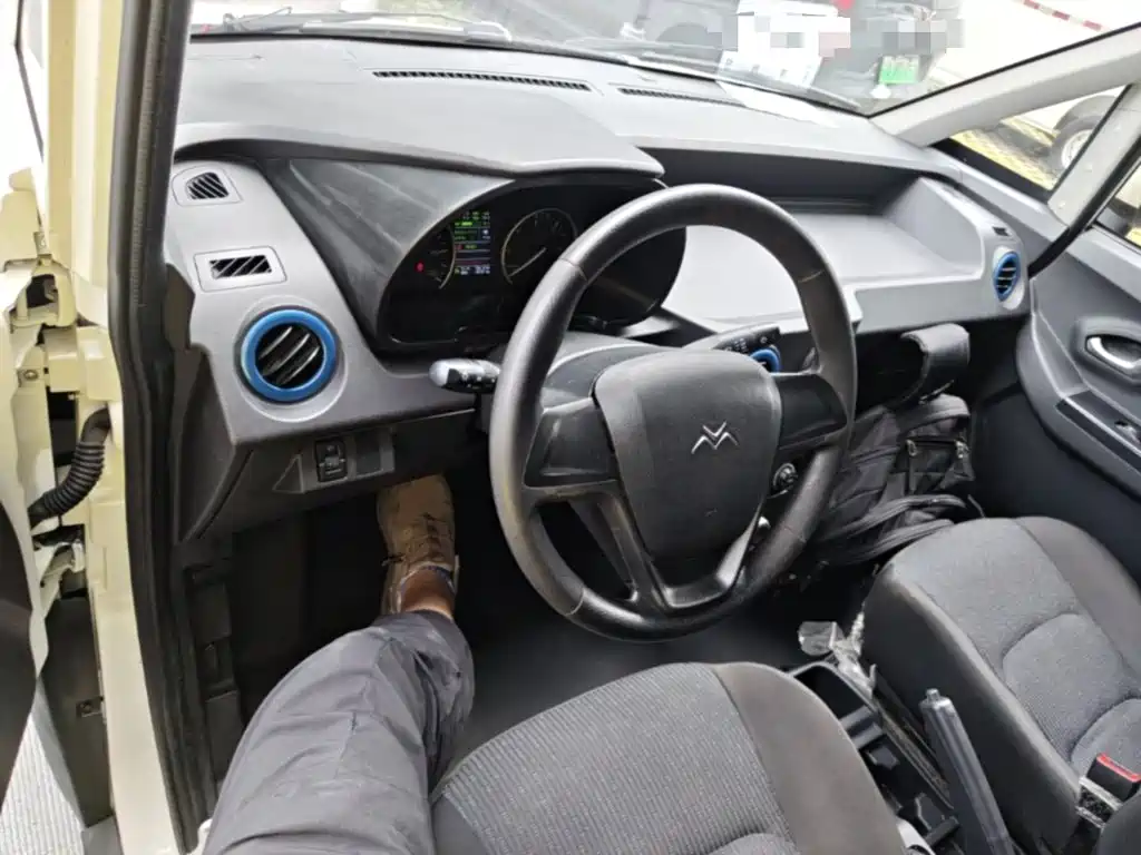 Singulato Gonow Shuai Ling 2022 2023 Standard Range 41.93kWh Tianjin Hengtian