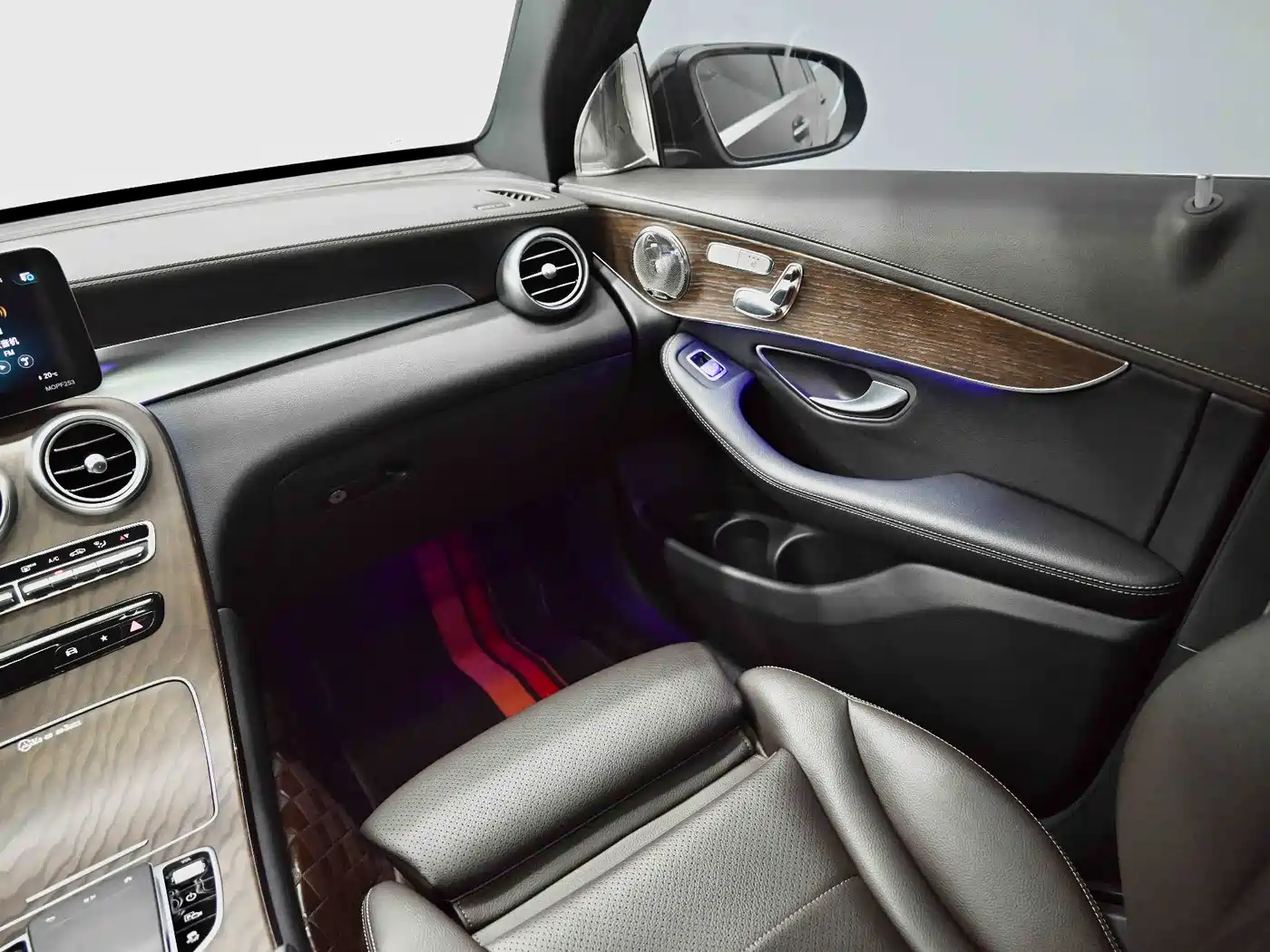 Mercedes-Benz GLC 2022 Model GLC 260 L 4MATIC Luxury Edition фото 21
