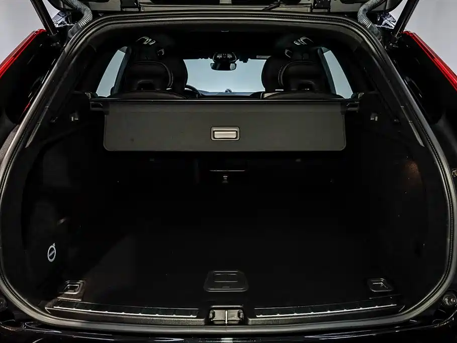 VOLVO XC60 PLUG-IN HYBRID