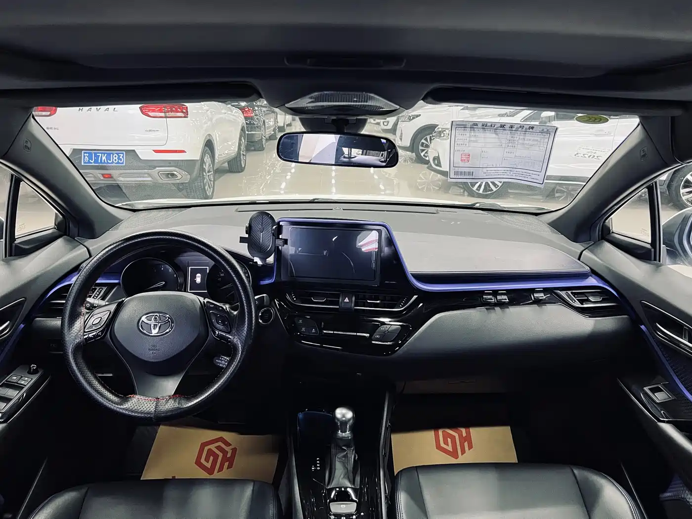 Toyota C-HR 2021 2.0L Luxury Edition фото 17