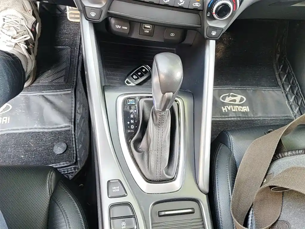 Hyundai Fista 2019 280TGDi Sport Edition China VI фото 14
