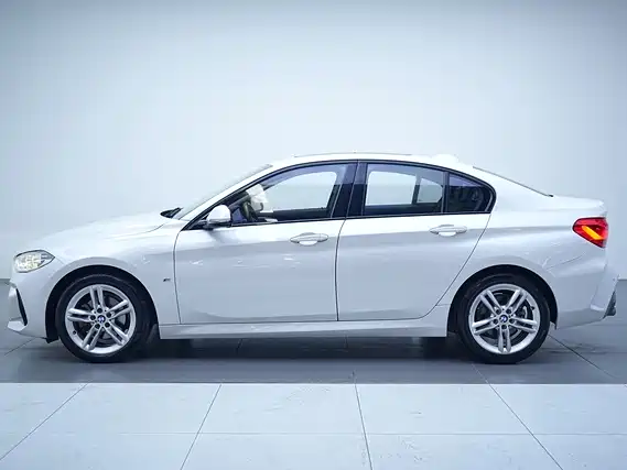 BMW 1 Series 2019 118i M Sport Package фото 7