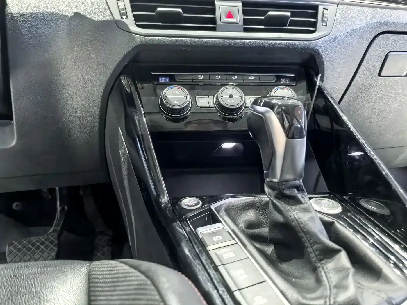 Volkswagen Tayron 2019 2019 330TSI 2WD Luxury China VI