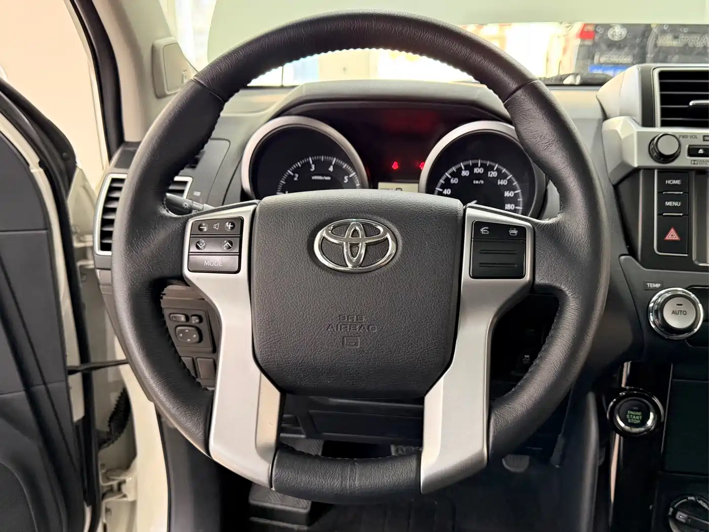 TOYOTA PRADO