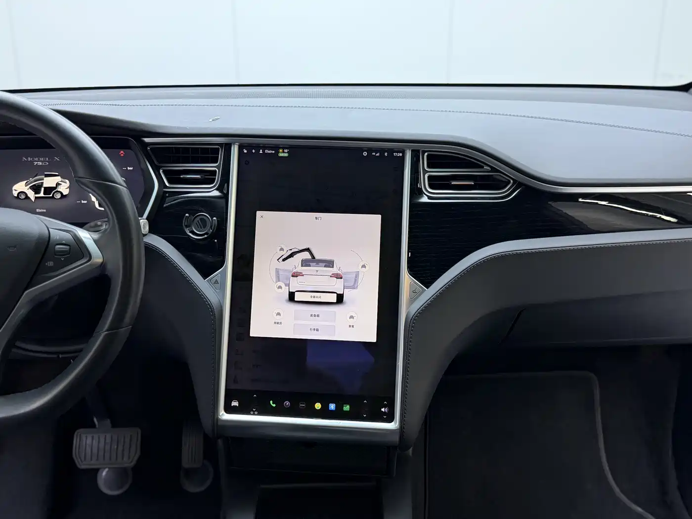 TESLA MODEL X
