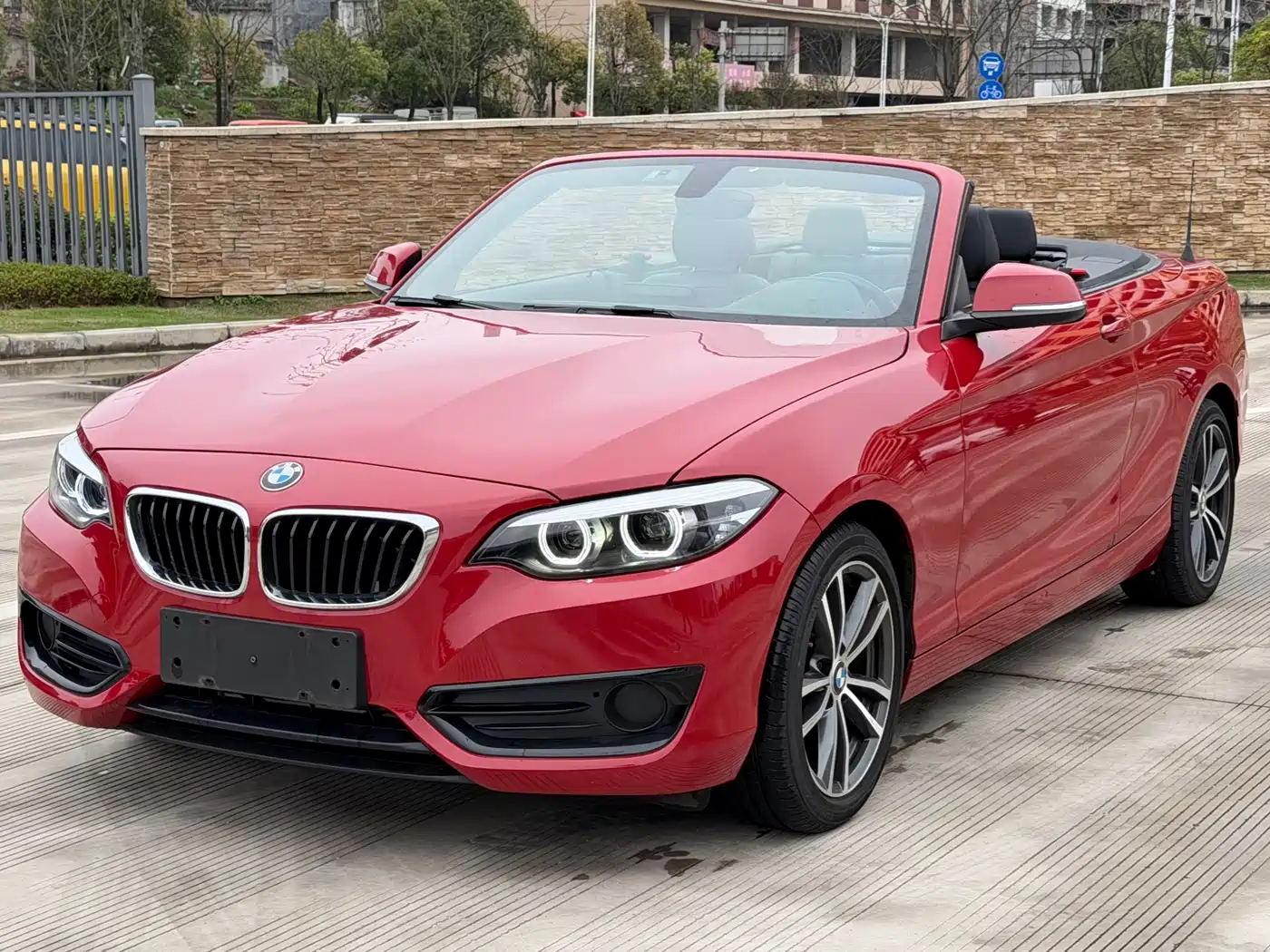 BMW 2 Series (Import) 2018 220i Convertible Coupe Sport Design Package