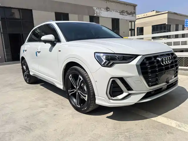 Audi Q3 2022 35 TFSI Fashion Dynamic — фото 3
