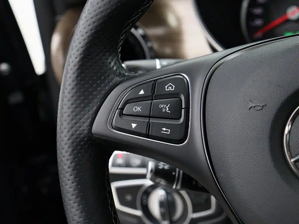 MERCEDES-BENZ V CLASS