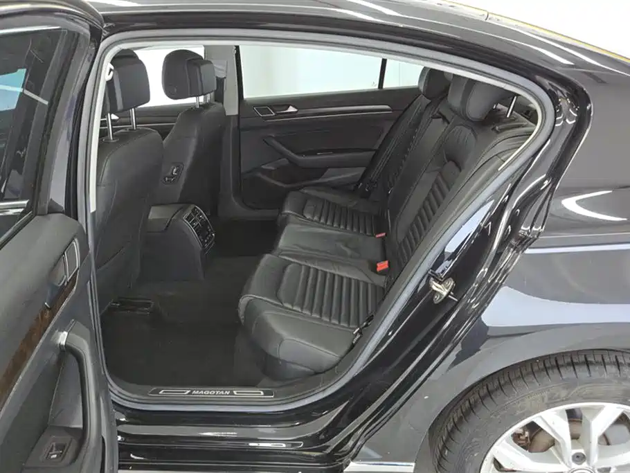 Volkswagen Magotan 2019 330TSI DSG Luxury Class China VI фото 11