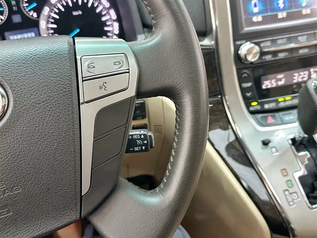 Toyota Alphard 2012 3.5L Luxury Edition фото 27
