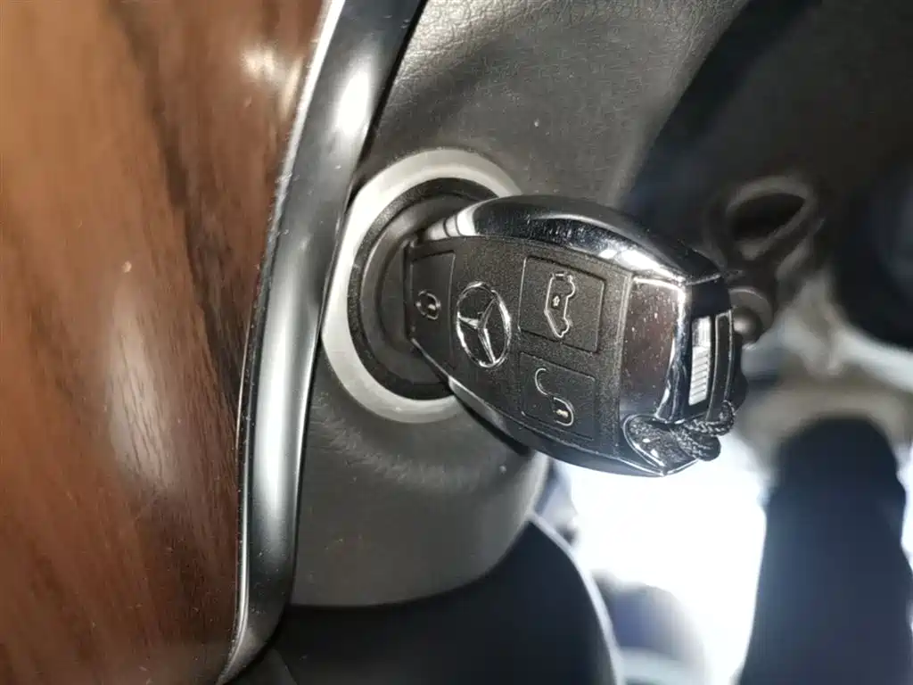 Mercedes-Benz V-Class 2022 V 260 Pilot Edition фото 9