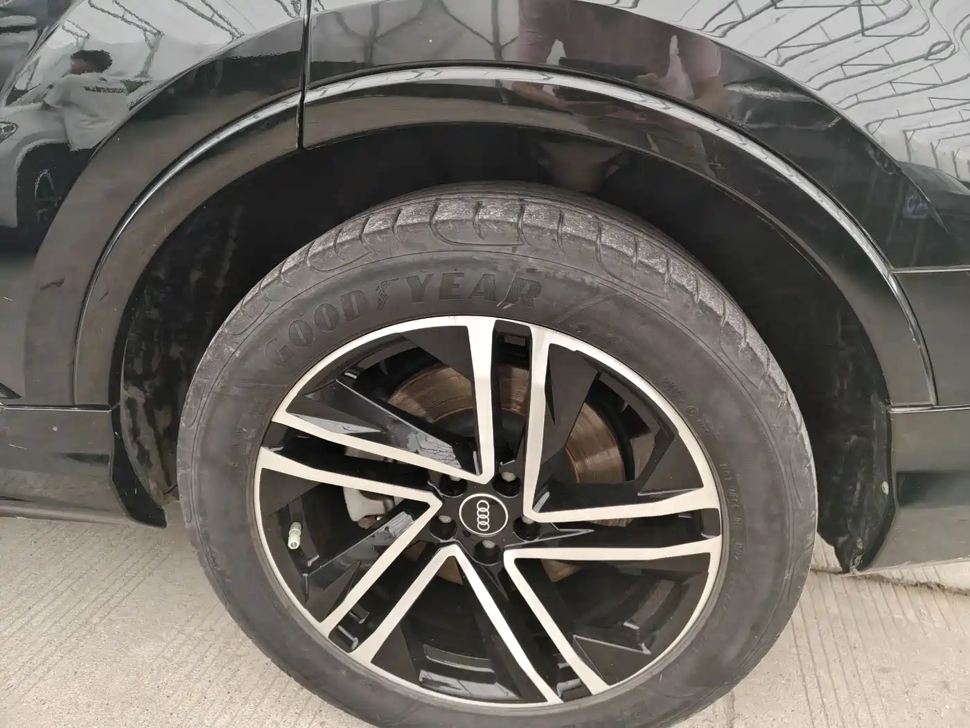 Фото 27 - Audi Q7