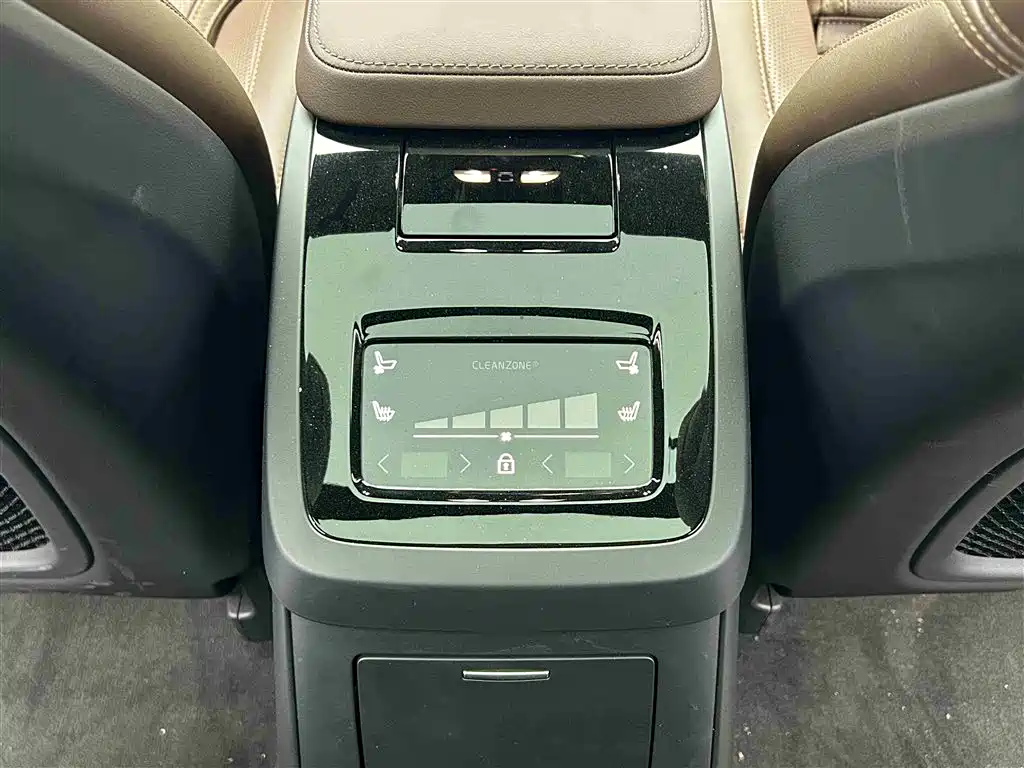 VOLVO S90 PLUG IN HYBRID