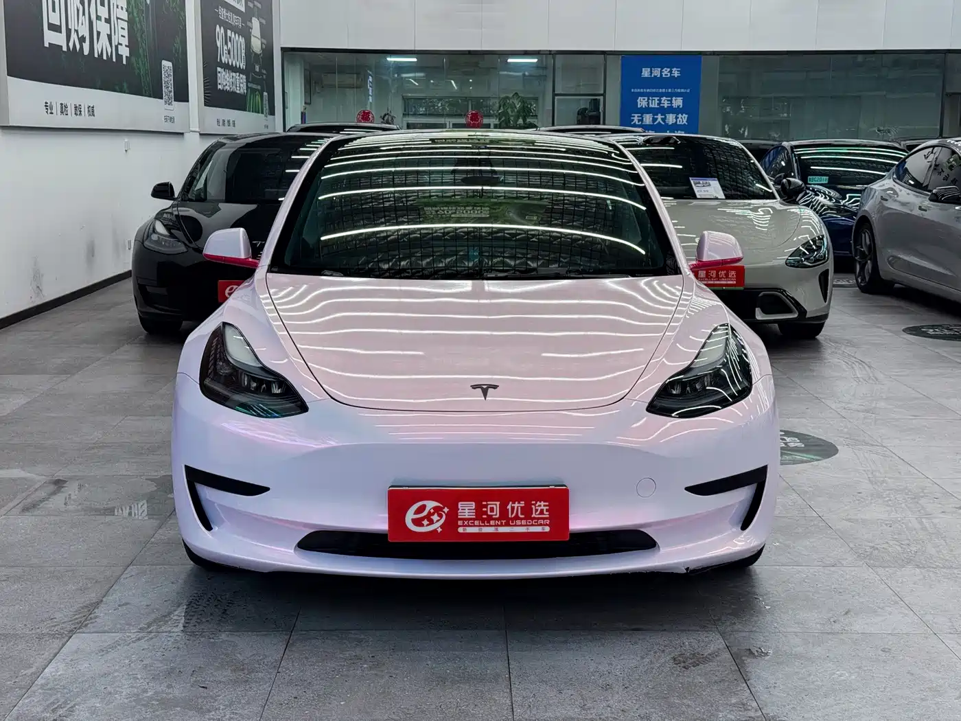 Фото 2 - Tesla Model 3
