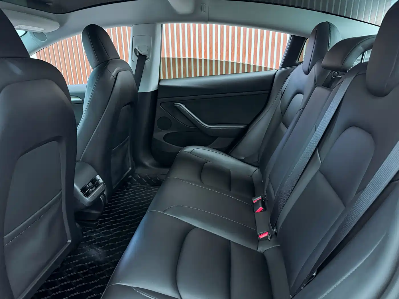 Фото 8 - Tesla Model 3