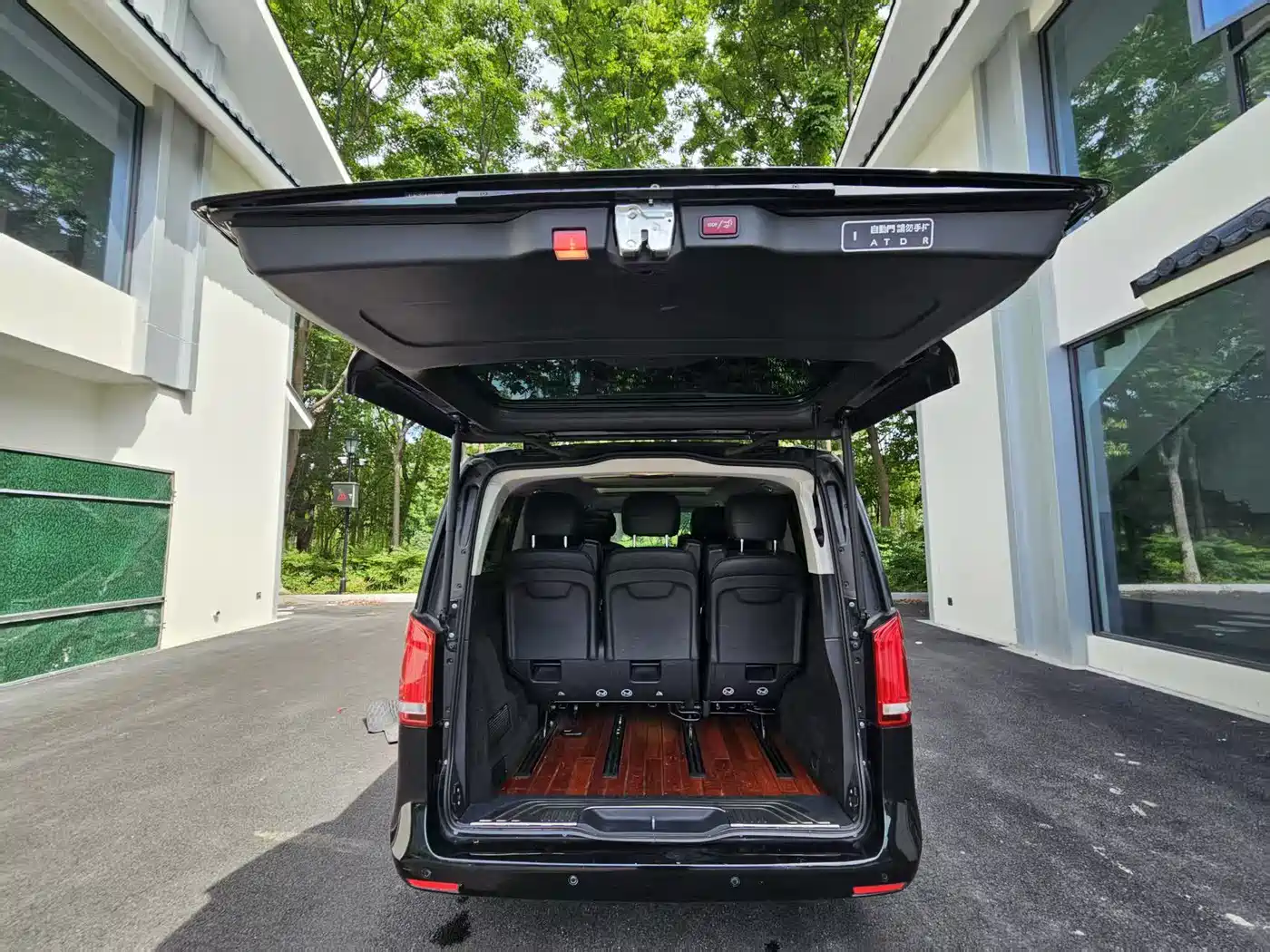 Mercedes-Benz V-Class 2018 V 260 Premium Edition China VI фото 20