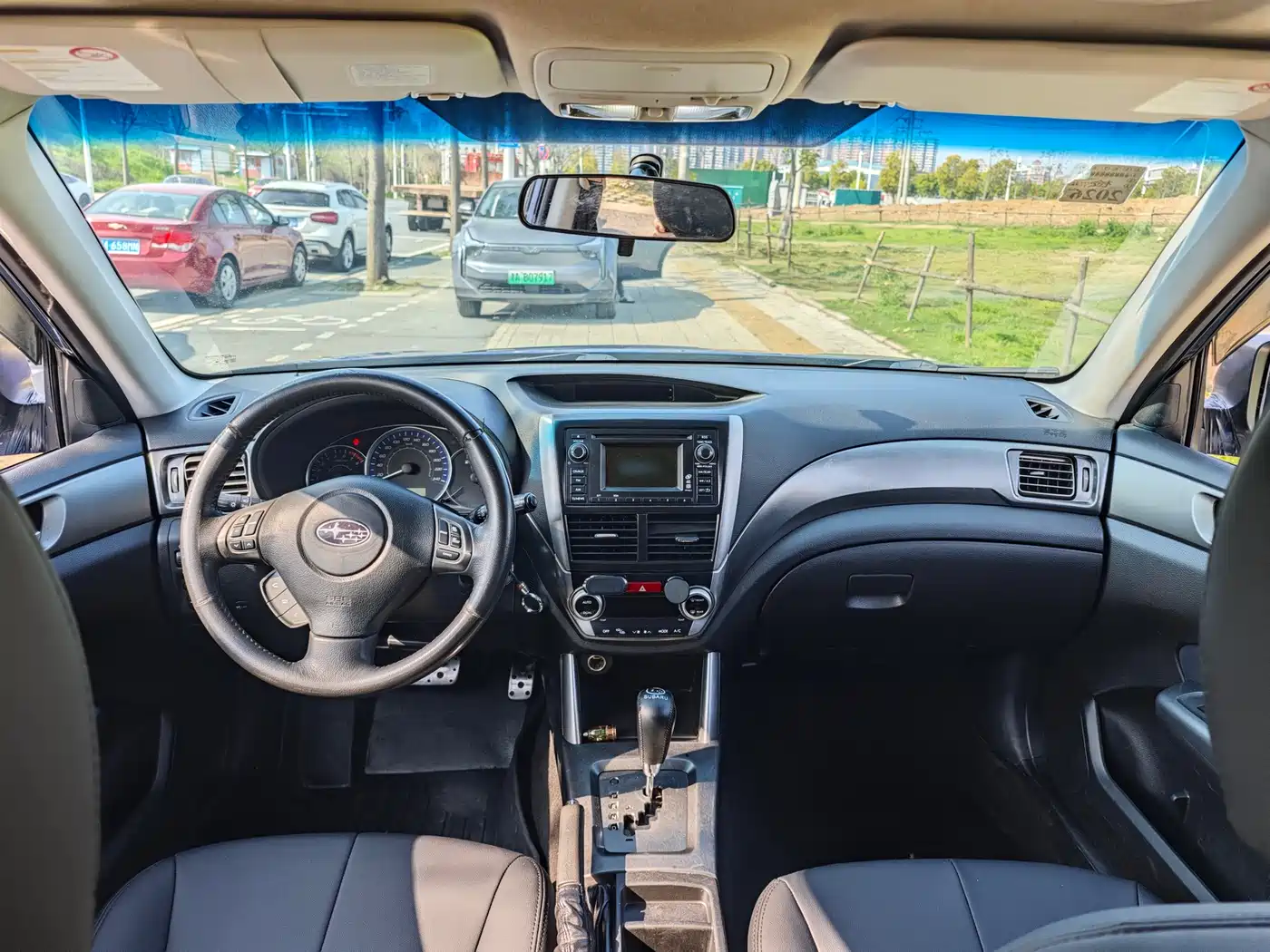 Subaru Forester 2011 2.5XS Automatic Luxury Navigation Edition фото 4