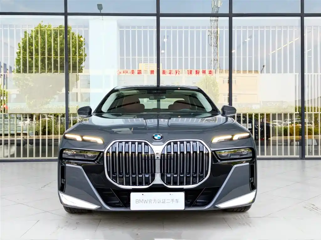 BMW 7-SERIES