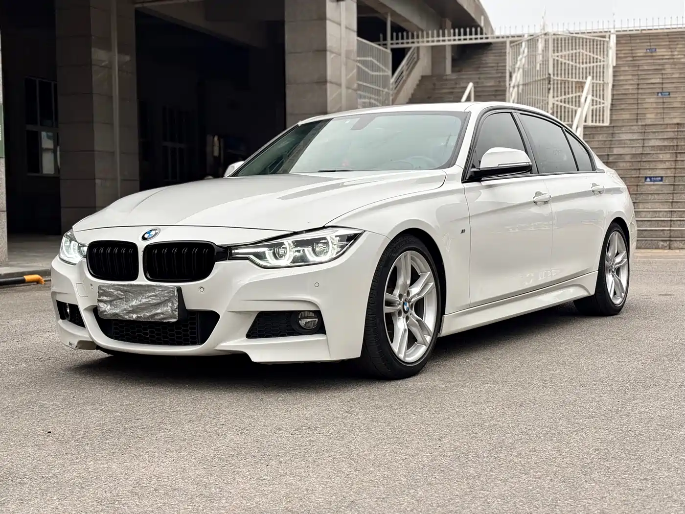 BMW 3 Series 2018 320Li Leading M Sport Package